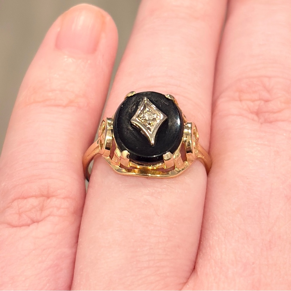 Vintage 14K Art Deco Onyx Diamond Ring, Yellow Gold Black Oval Size 7.25 - Picture 4 of 17